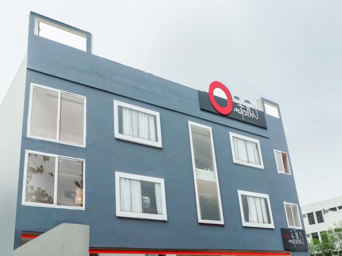 Oyo 79355 Collection O Hotel Adona Meenangadi Εξωτερικό φωτογραφία