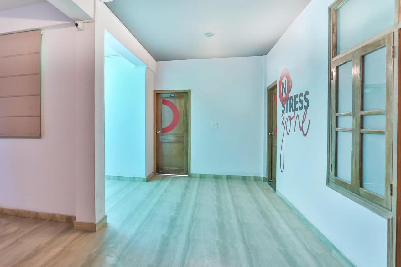 Oyo 79355 Collection O Hotel Adona Meenangadi Εξωτερικό φωτογραφία