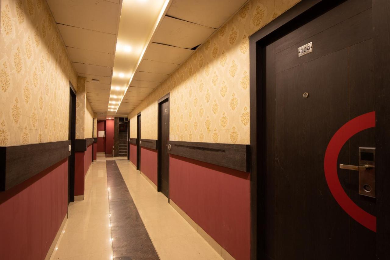 Oyo 79355 Collection O Hotel Adona Meenangadi Εξωτερικό φωτογραφία