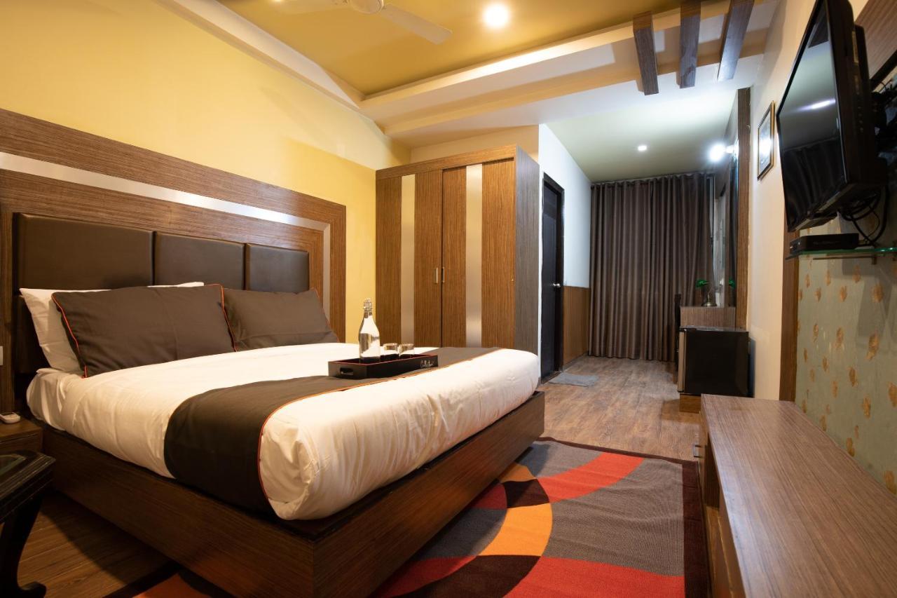 Oyo 79355 Collection O Hotel Adona Meenangadi Εξωτερικό φωτογραφία